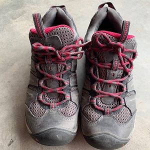 Keen Hiking Shoes sz 8
